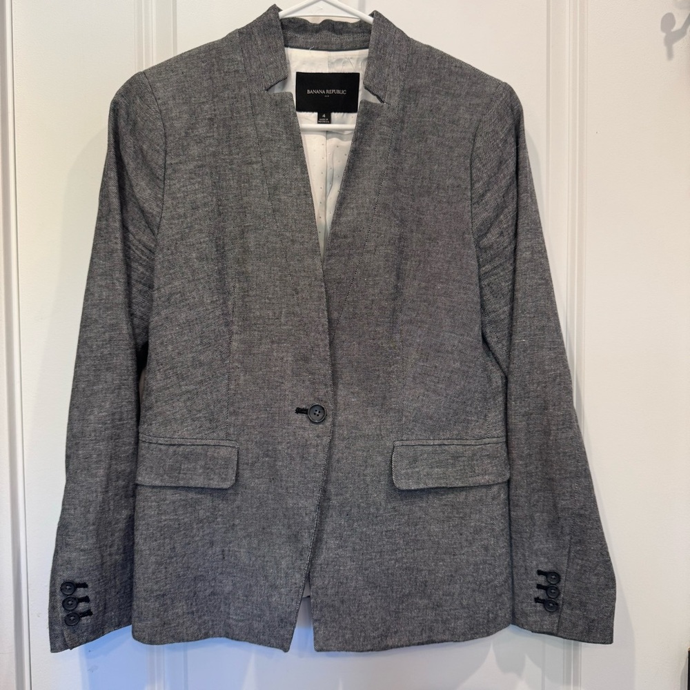 Banana Republic gray/blue blazer with fun collar